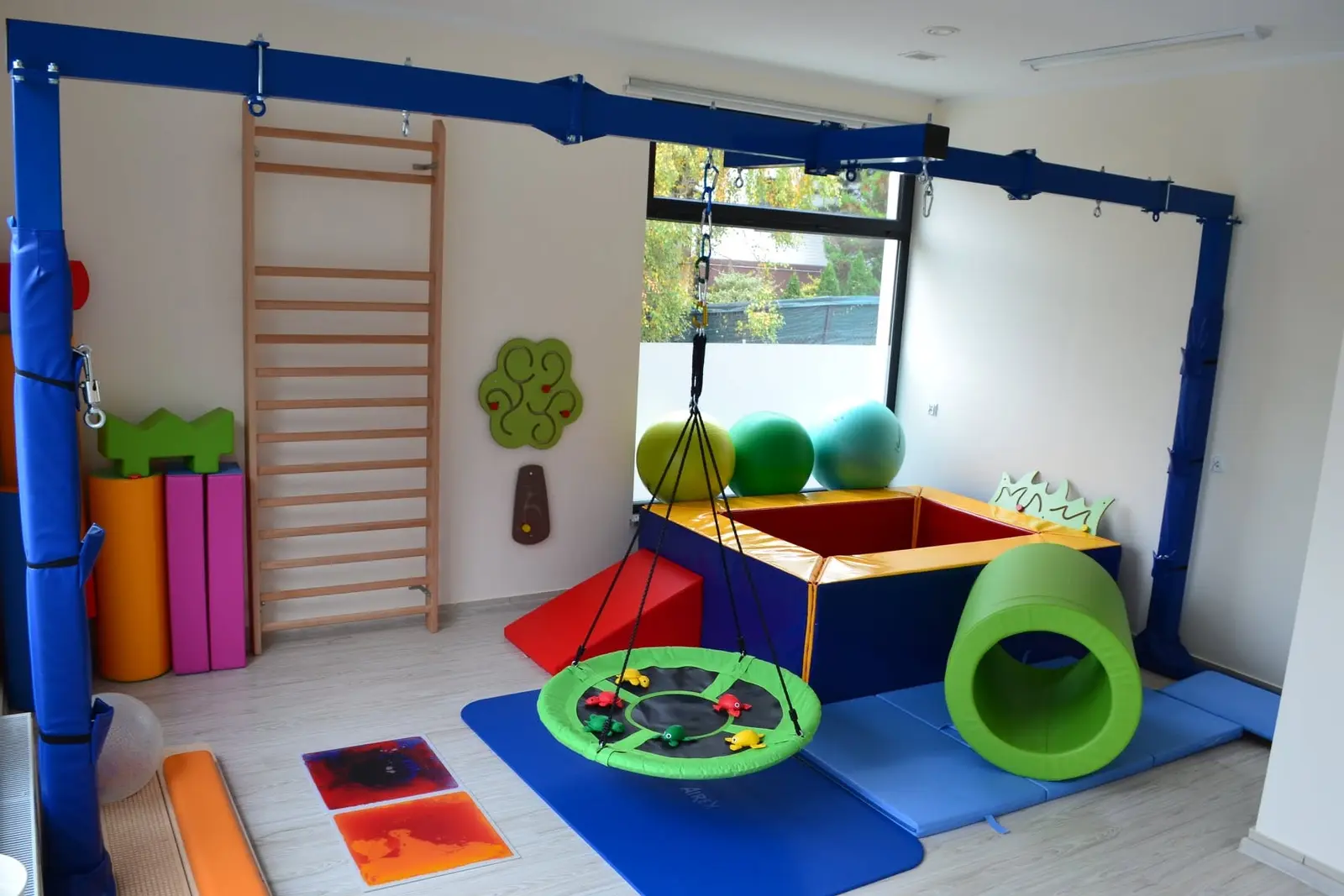 Sala terapii integracji sensorycznej w Centrum REH-OTKA